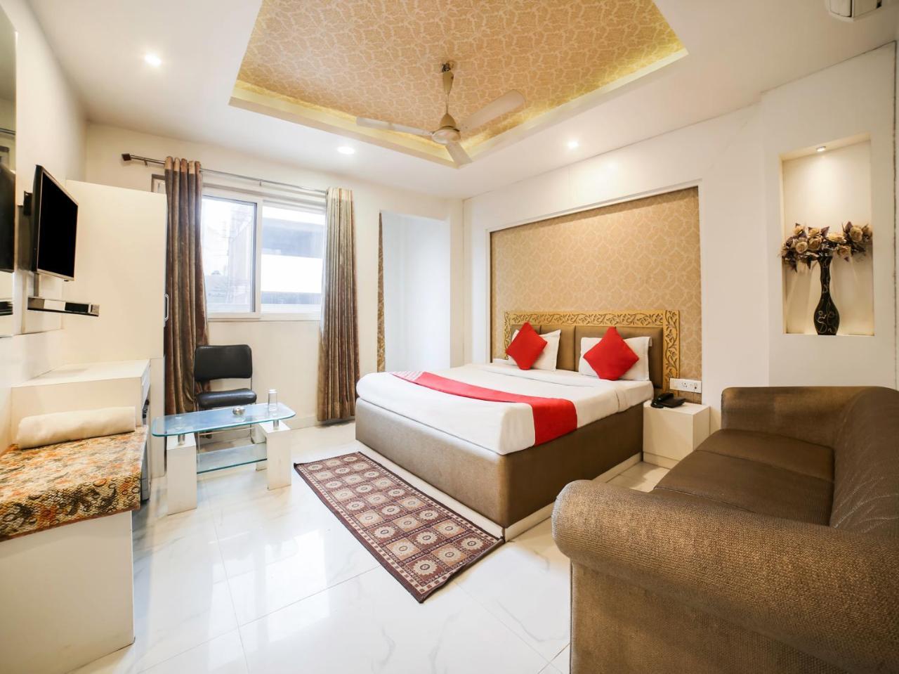 Oyo 10277 Hotel Delux Golden Ajmer Exterior foto